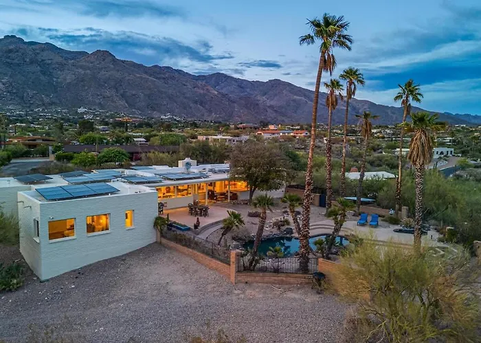 Cactus & Sky Escape With Pool And Holiday home